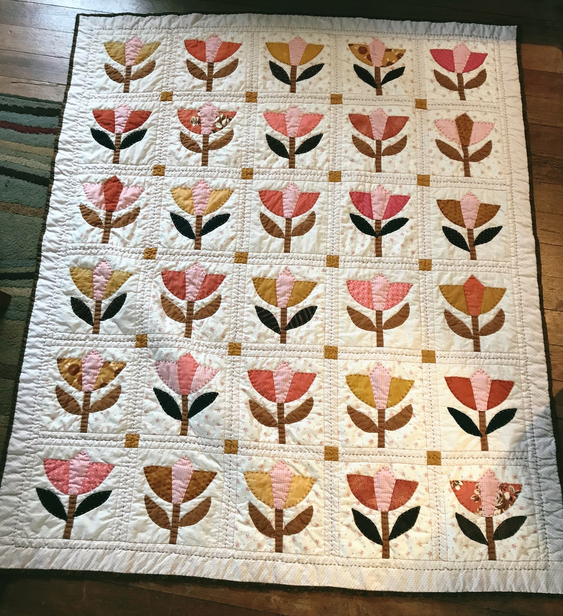 Quilty Folk A Gift Of Free Autumnal Tulip Applique Templates Thru Christmas Day 2020 