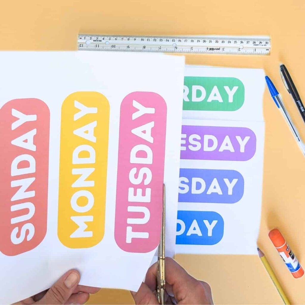 Colorful Printable Days of the Week for Kids Colorful printable days of the week labels for educational activities
